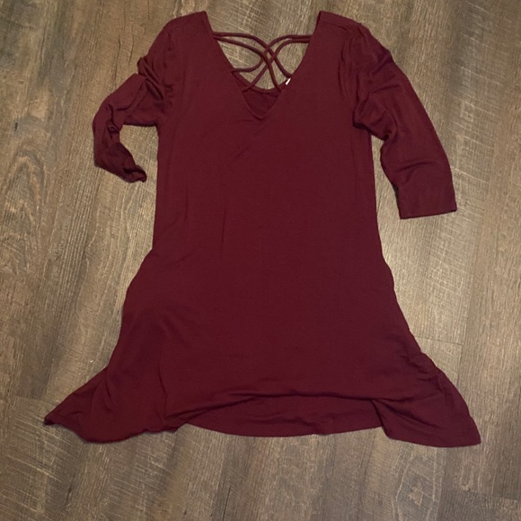 Socialite dress - Picture 2 of 2